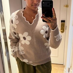 Floral Sweater, size M